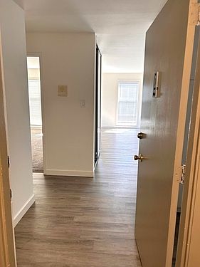 1st image of 619 N San Mateo Dr APT 204