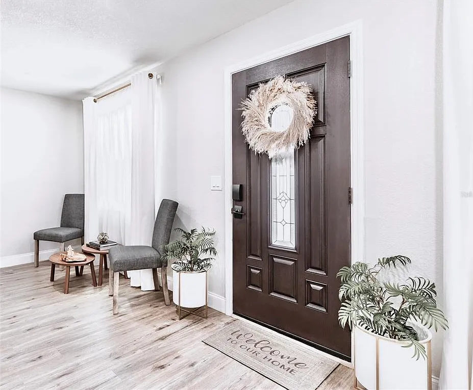 3 bed, 3.0 bath, 2037 sqft, $4,049 — Photo 2