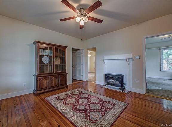 5th image of 1204 Catawba St