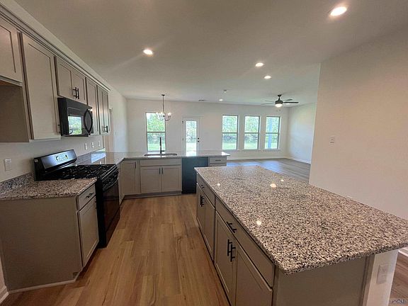 2nd image of 200 Pond Dr