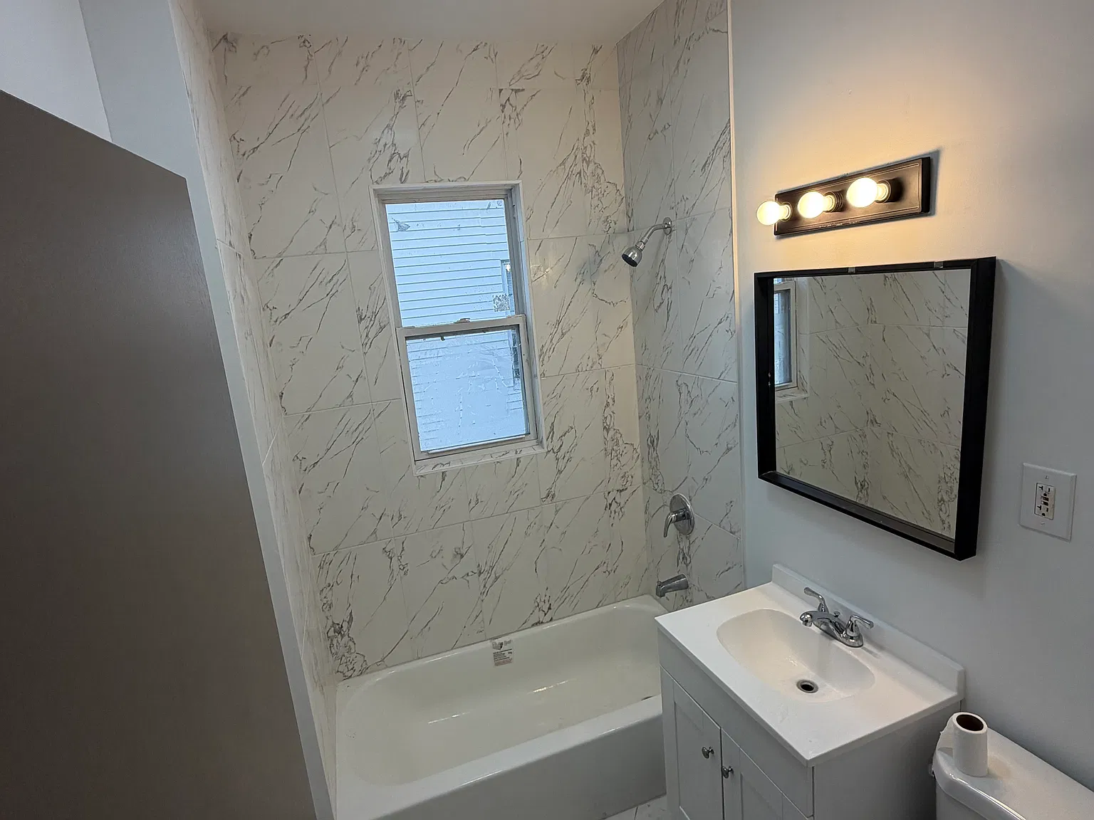 3 bed, $2,200 — Photo 4