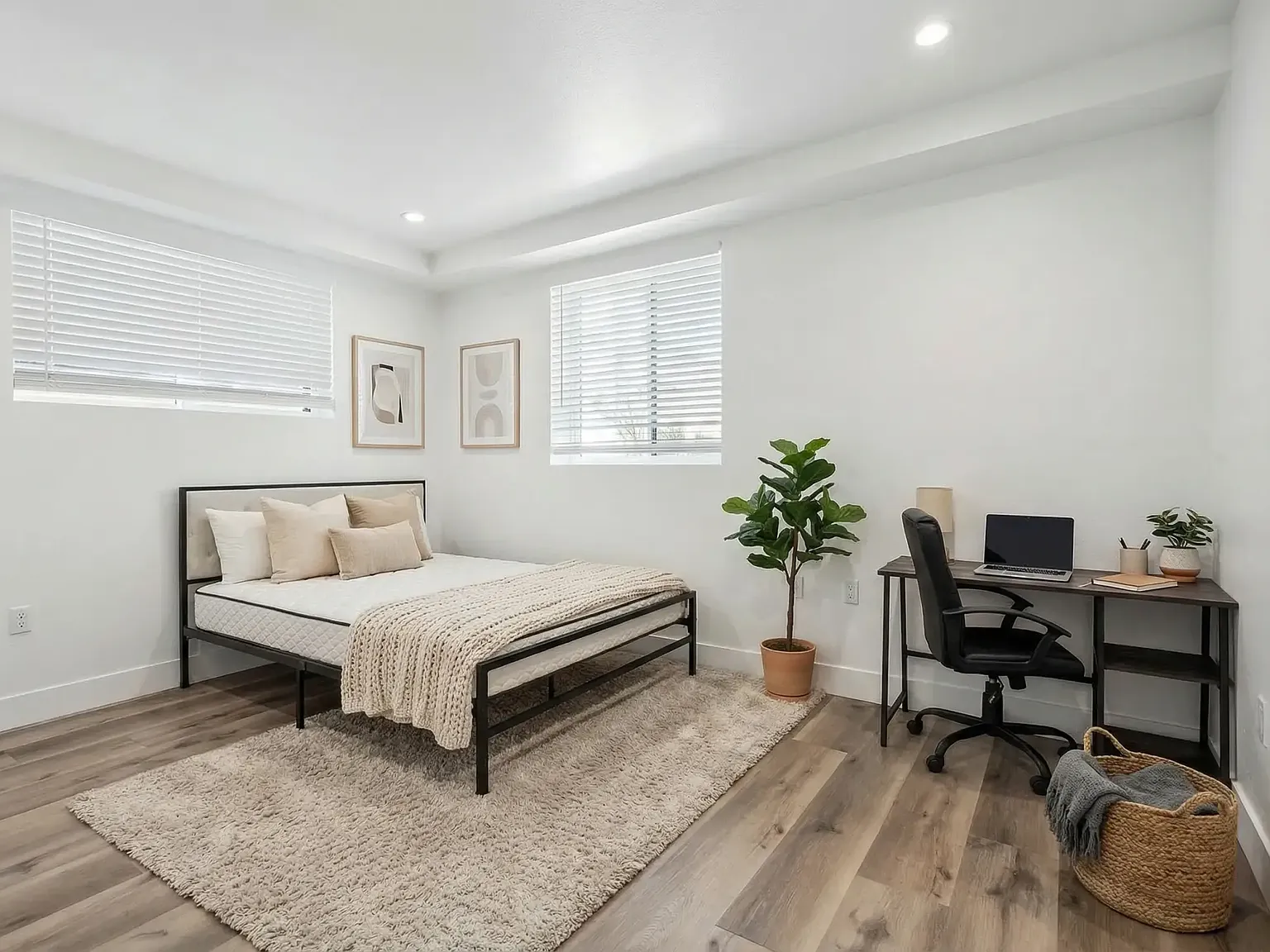 Fully Furnished Housing: 1419 W 35th St — Photo 3