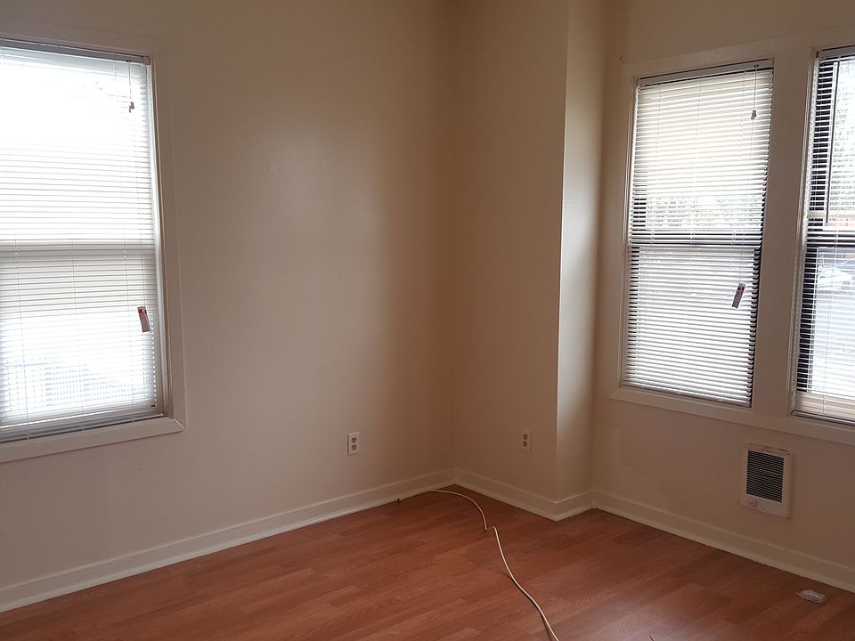 2nd image of 3322 Peralta St