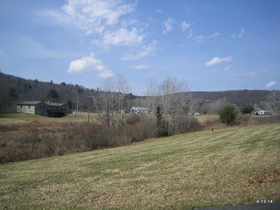 2nd image of 125 Whispering Oaks Ln