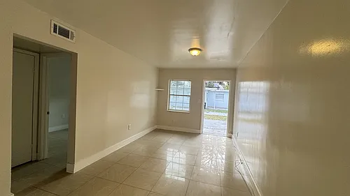 1044 Maynard St Photo 1
