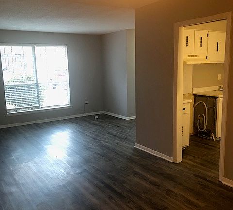 4th image of 2114 Goldbrier Ln #2114