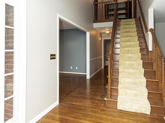 3rd image of 4 Coventry Ct