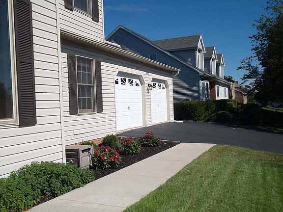 Walkway off front driveway