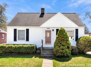 1322 Waverly Ave, Grand Haven, MI 49417