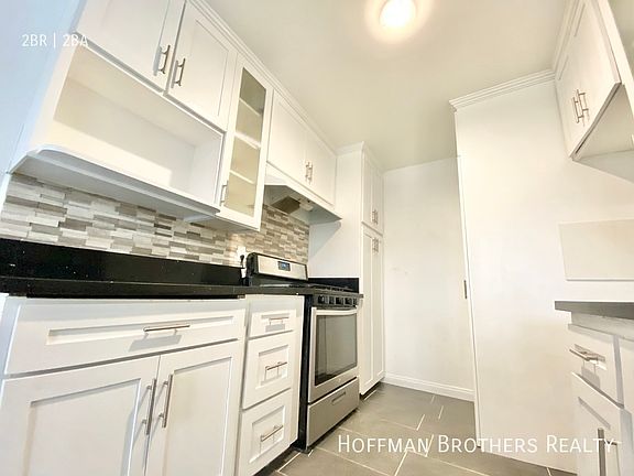 2nd image of 701 S Hobart Blvd APT 202