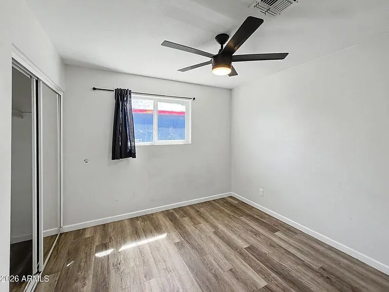 1542 W 5th Pl — Photo 17