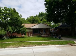 1690 Hampton Rd, Mount Clemens, MI 48043