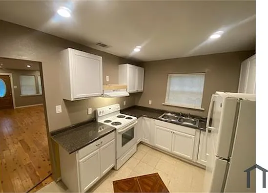 2 bed, 1200 sqft, $1,099 — Photo 3