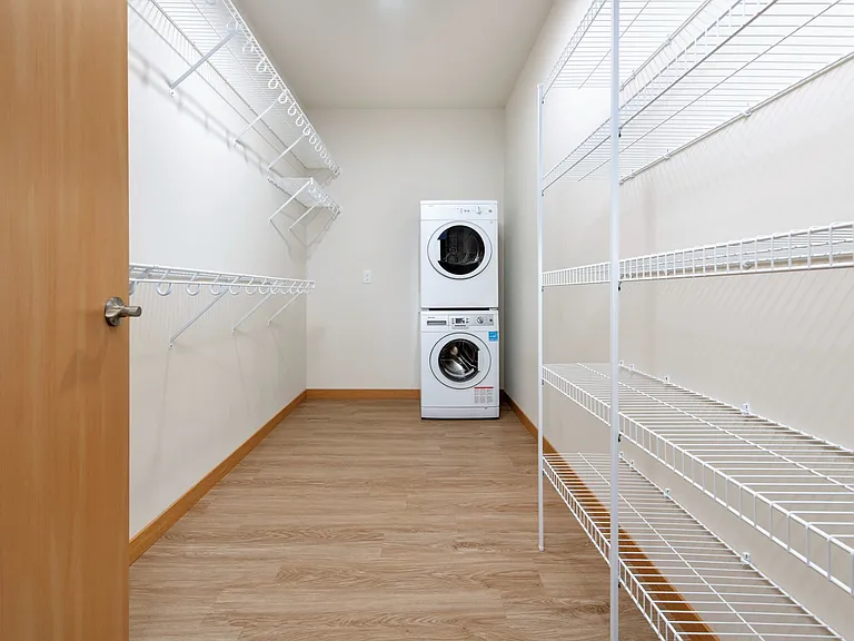 Terrace Studio - 540 SF