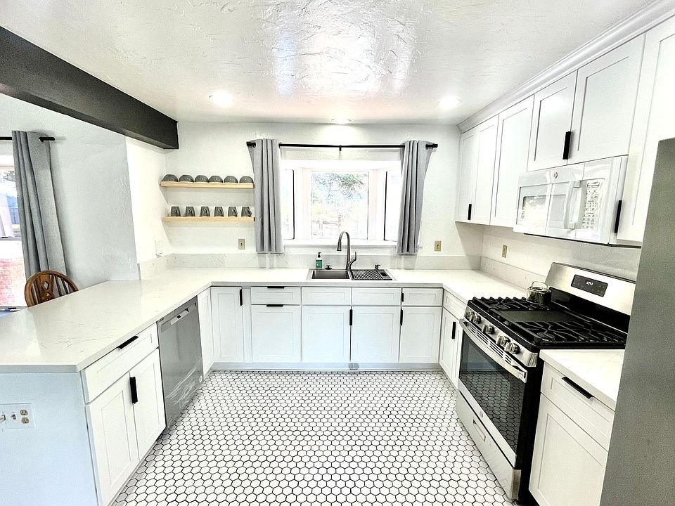 Kitchen - Fully renovated