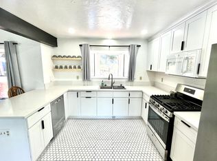 32535 Scandia Dr, Running Springs, CA 92382