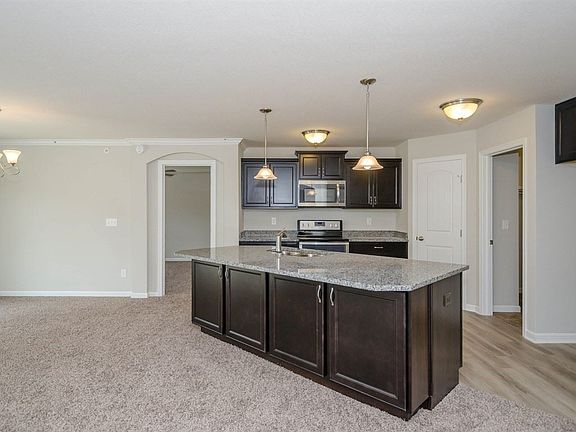 5th image of 896 Yorkshire Dr #14-101