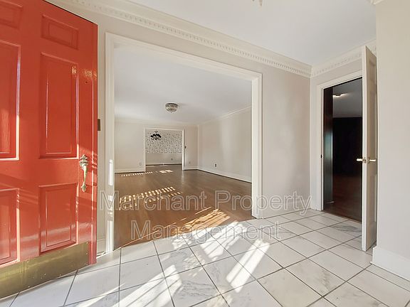 4th image of 37 Chanticleer Dr