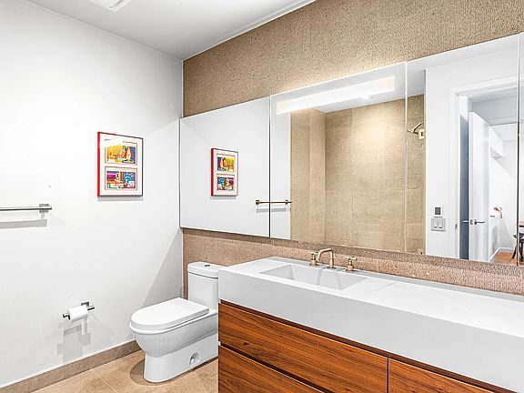 5th image of 360 E 89th St #5A