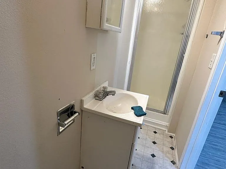 327 Adeline St #2 — Photo 5
