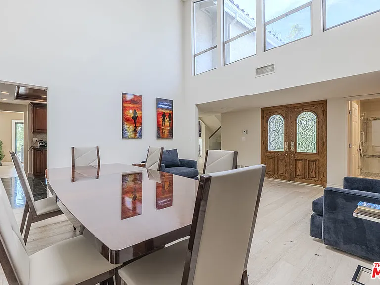 2637 Angelo Dr — Photo 9