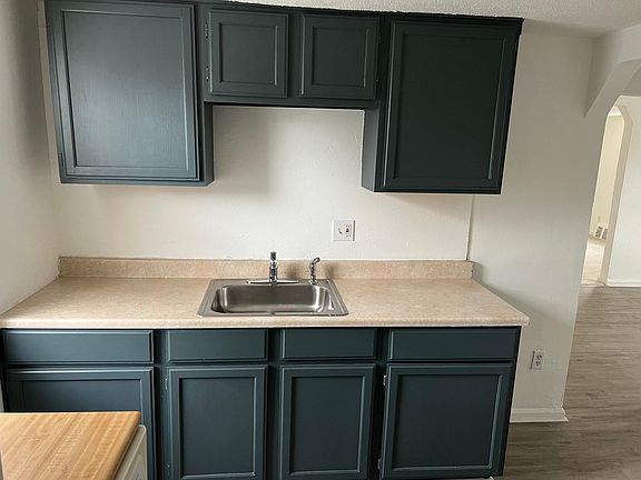 3rd image of 558 Park Ave APT 2