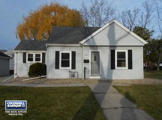 937 Mansion St, De Pere, WI 54115