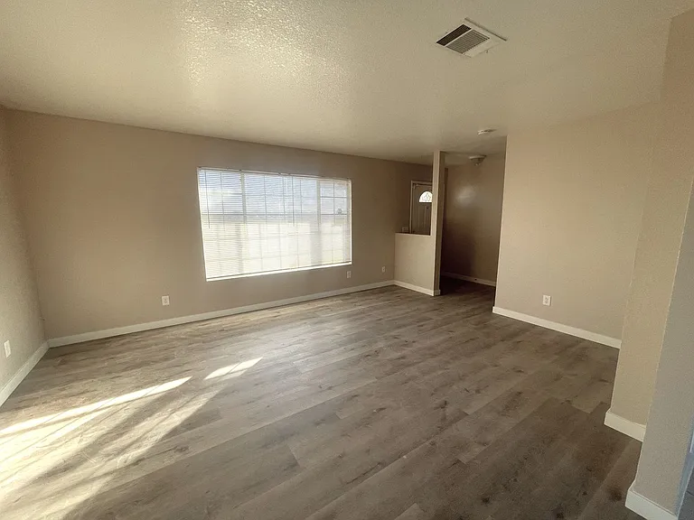 8925 Satinwood Ave — Photo 5