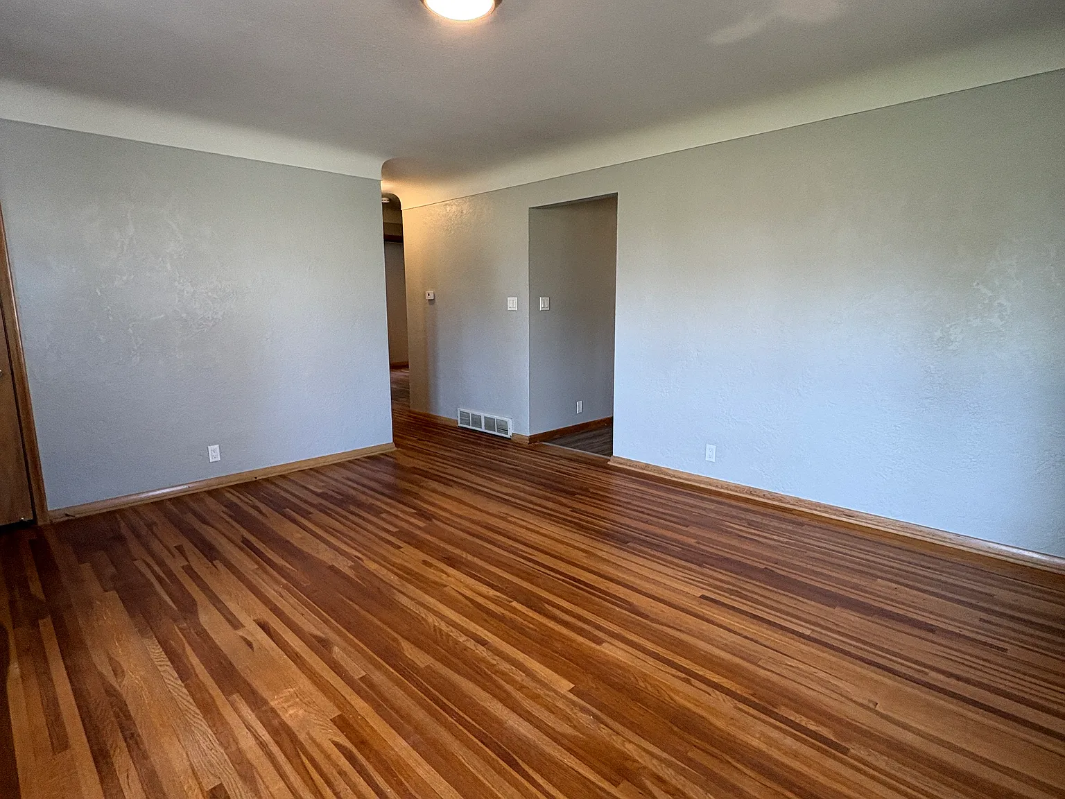 4 bed, 1.5 bath, 1564 sqft, $1,800 — Photo 4