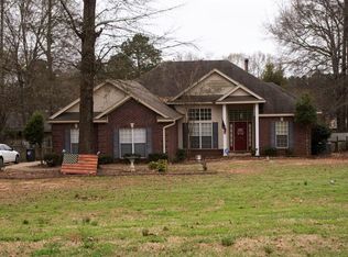 170 Mountain Oak Dr, Wetumpka, AL 36093
