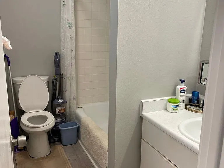 Heather Ridge - Beautiful Remodeled Apartments — Photo 20