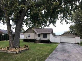 323 40th Ave, East Moline, IL 61244