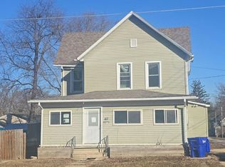 411 E Charles St, Oelwein, IA 50662