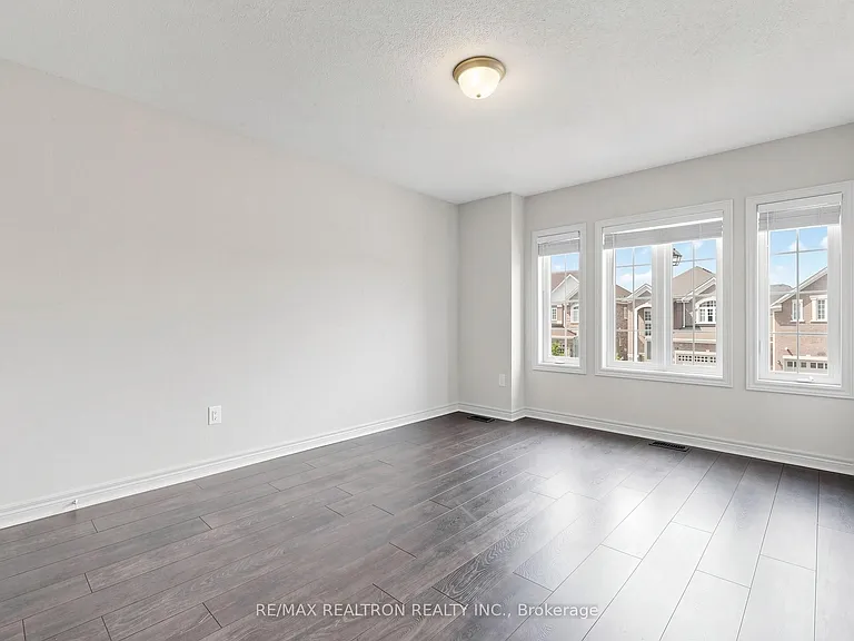 59 Jevons Dr — Photo 25