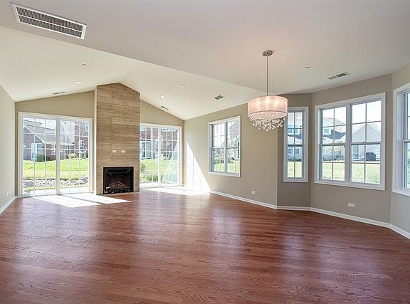 5th image of 2195 Washington Dr #153D