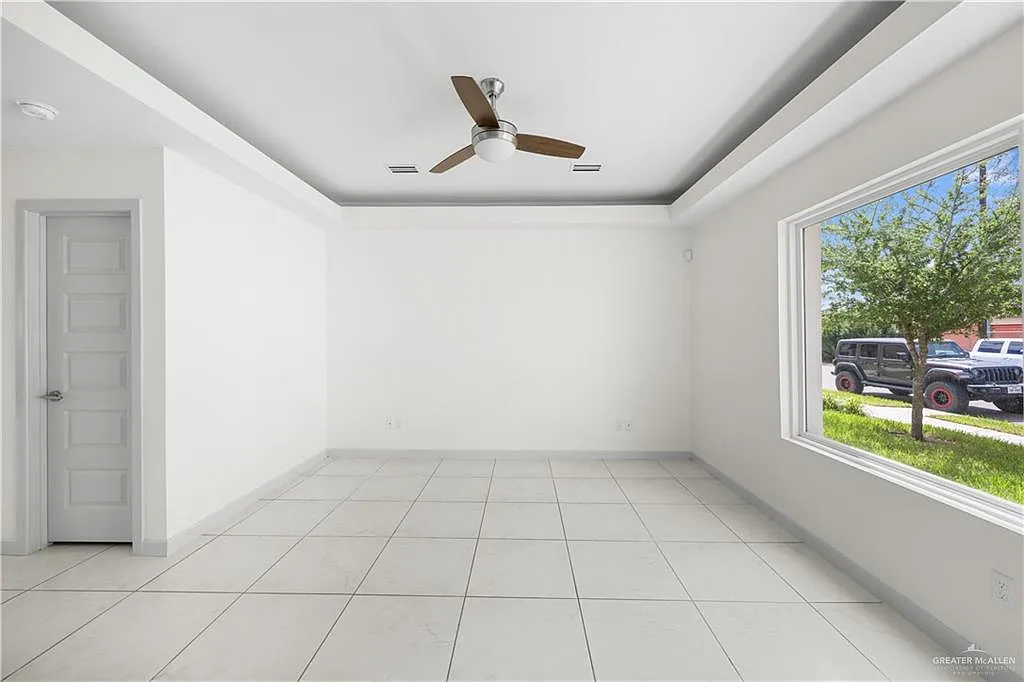 3 bed, 2.5 bath, 1582 sqft, $1,500 — Photo 3