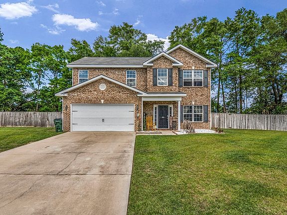 2nd image of 117 Arbor Cir NE