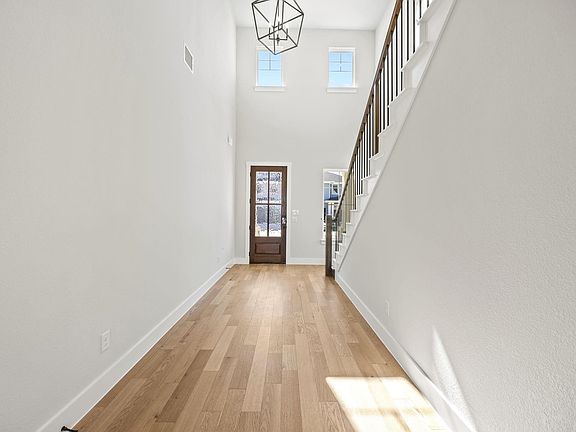 4th image of 317 Chestnut St