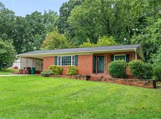 206 Pine Ridge Dr, High Point, NC 27262