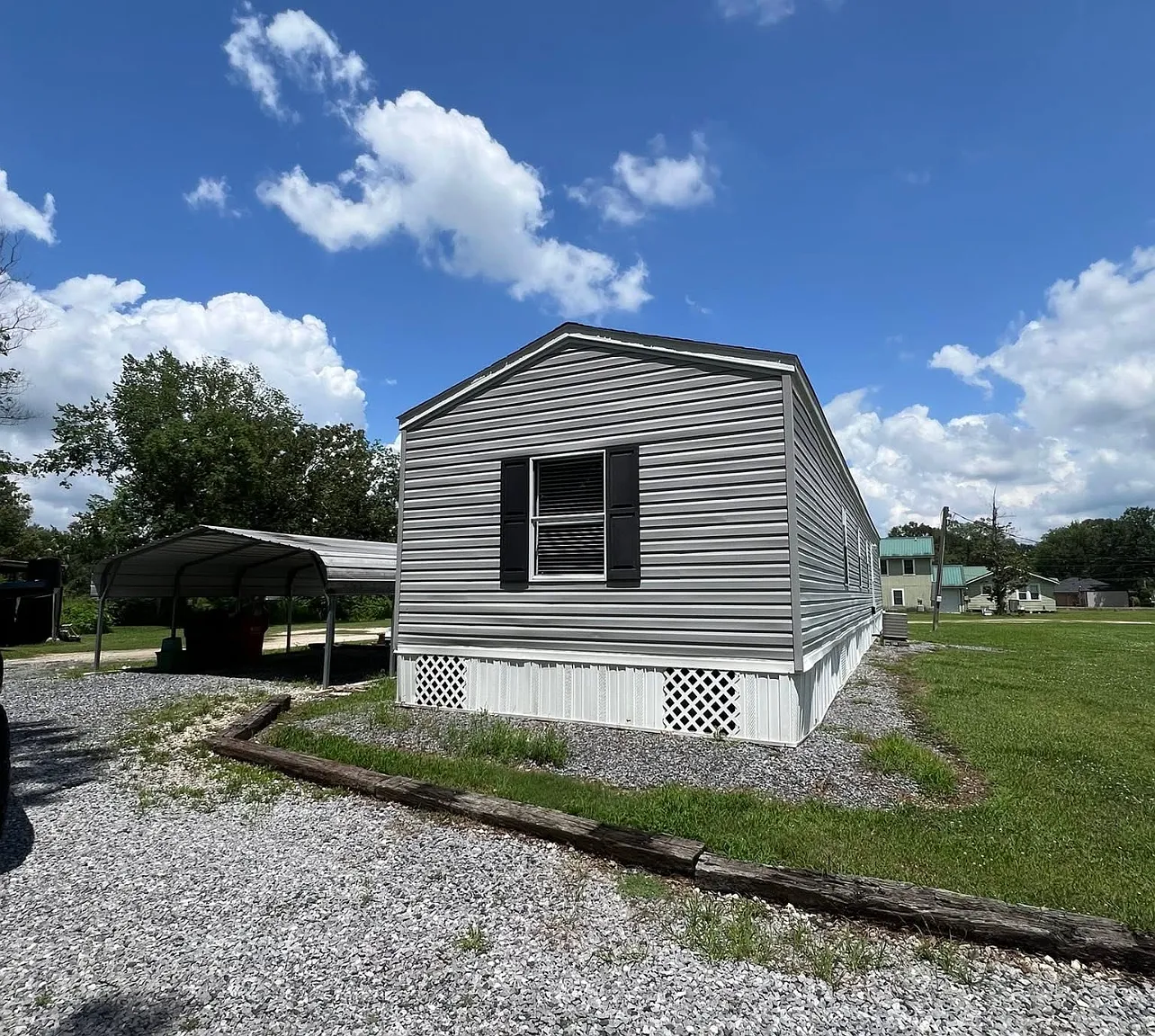 3 bed, 2.0 bath, 1300 sqft, $1,800 — Photo 3