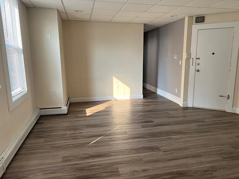235 Riverview Pl #2R — Photo 2
