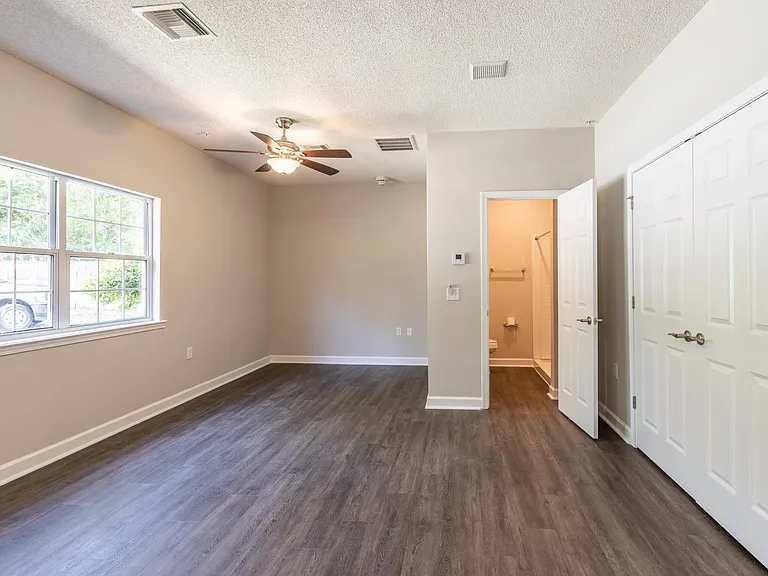 202 Darsey Rd — Photo 4