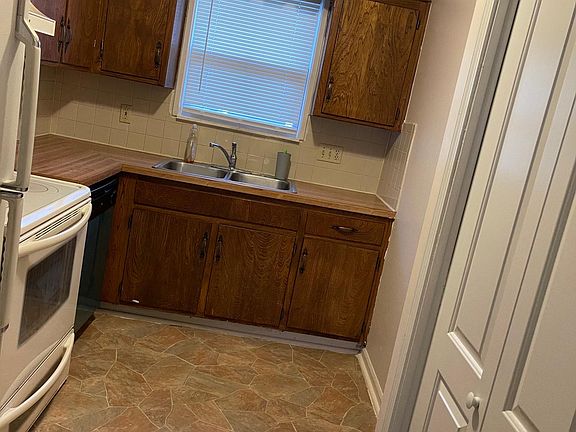 2nd image of 738 Osage St APT 1