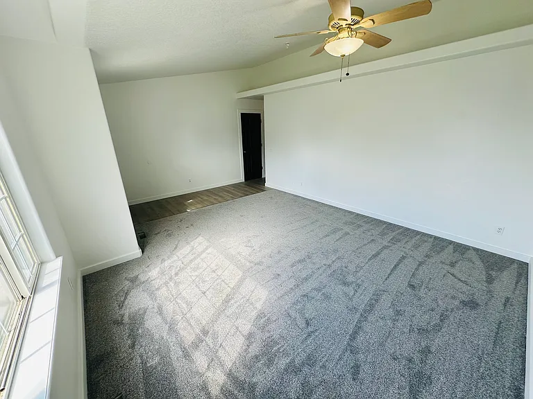 306 Quail Cove Cir — Photo 8