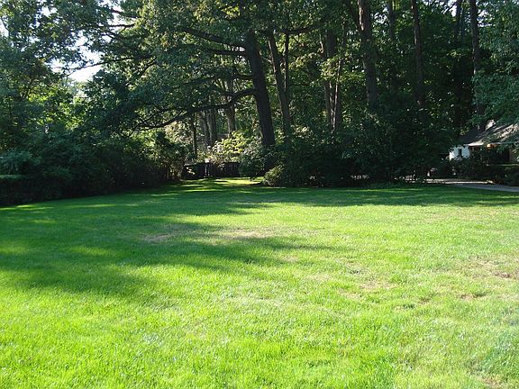 3rd image of 7797 Oakhurst Cir