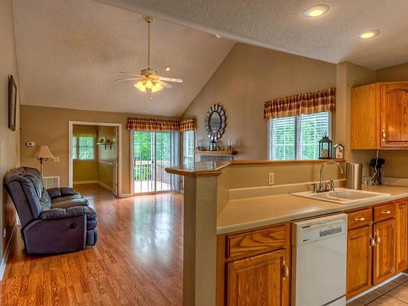 2nd image of 1031 E Valley Dr #B