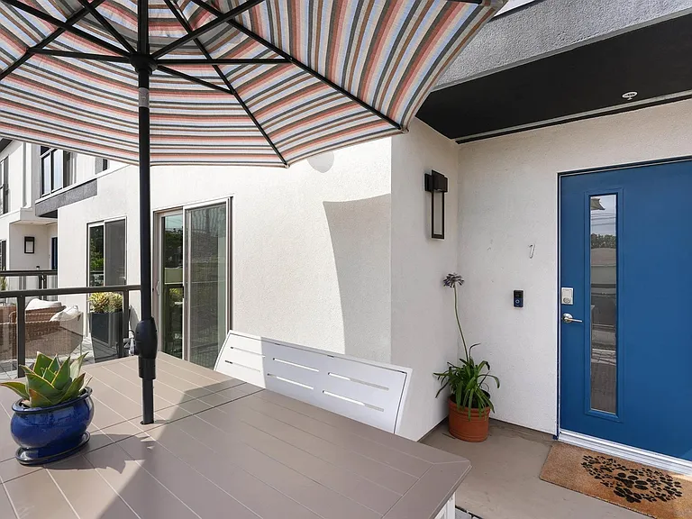 3030 Jarvis St #7 — Photo 10