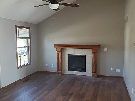 3rd image of 716 SW Tisha Ln