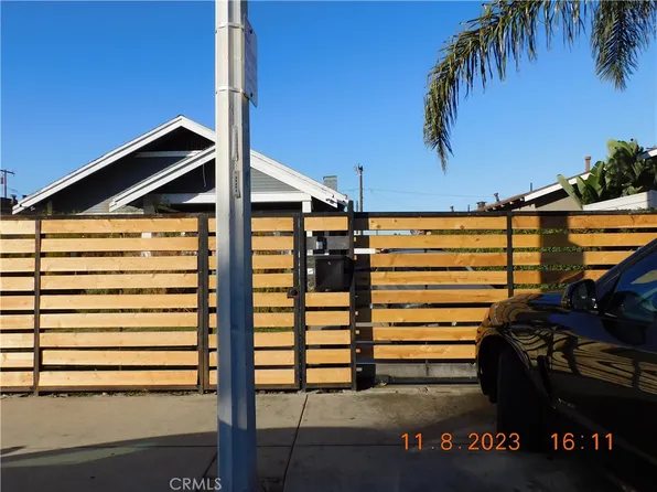 1205 W 88th St, Los Angeles, CA 90044