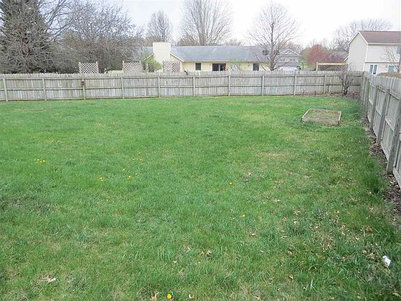 4th image of 925 Fairview Ln